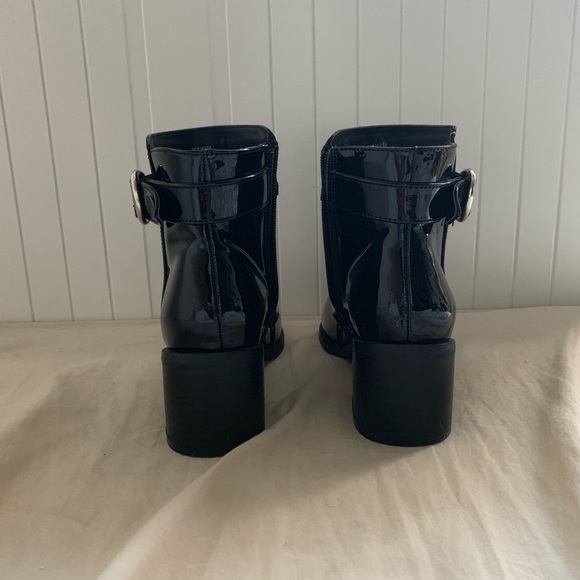 SOLD ⚡️ Waterproof Chelsea Ankle Booties - Picture 4 of 5